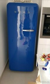 SMEG FAB28 lednice - tmavě modrá - zánovní