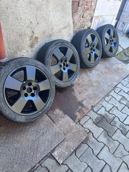Letní sada alu kol Superb 1 R17 - NOVÉ PNEU 225/45 R17 DOT24