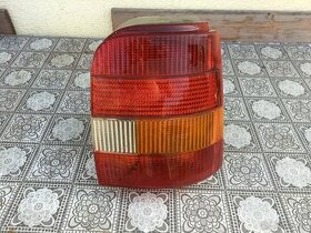 Pravé zadní světlo na Ford Sierra combi