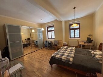 Pronájem zařízeného bytu 1kk 36m2, Na Harfě, Praha 9