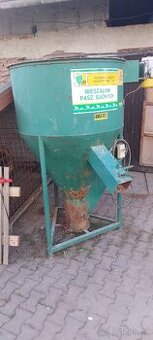 Míchání krmiv 500 kg