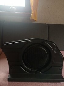 prodám subwoofer Ford Mustang - 1