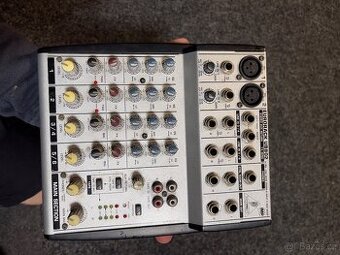 Behringer EURORACK UB802