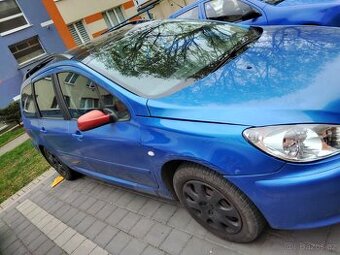 Peugeot 307.