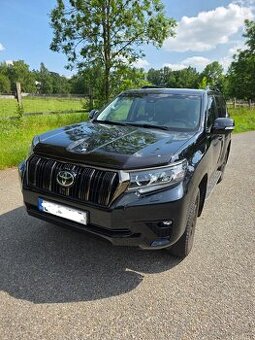 Toyota Land Cruiser ,executive ,7míst ,střešní okno, DVD