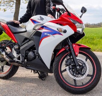 Honda CBR 125r (2011)