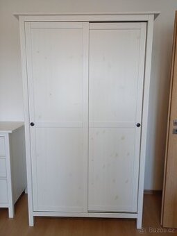 Šatní skříň Ikea Hemnes