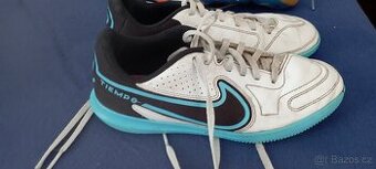 Sálovky Lotto a Nike