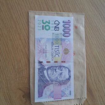 Prodám výroční limitovanou bankovku 1000.