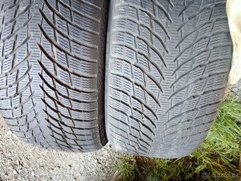 225/40/19 Nokian/Continental - zimní pneu 4ks