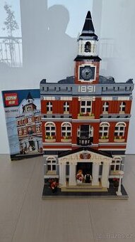 LEPIN 15003 Town Hall, kompatibilní s LEGO (klon 10224)