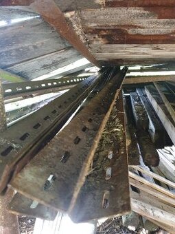 Nabízím k prodeji ocelové L profily úhelníky - délky 4 - 6m