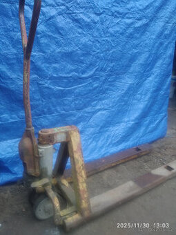 Prodám dva paleťáky.