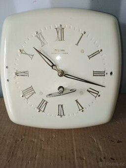 Porcelánove hodiny Schwabe Anker s klíčkem funkční