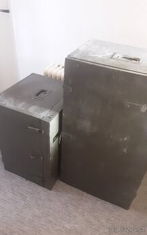 dřevěné vojenské bedny