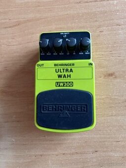 kytarový efektový pedál Behringer UW300 Ultra Wah