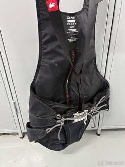 Prodám trapéz na plachetnici