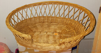 Proutěný pelíšek pro menšího psa