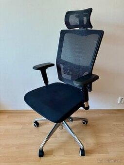 Ergonomická kancelářská židle polohovatelná