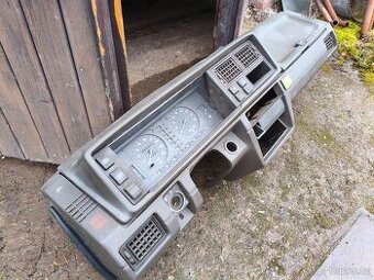 Palubní deska Škoda favorit, forman