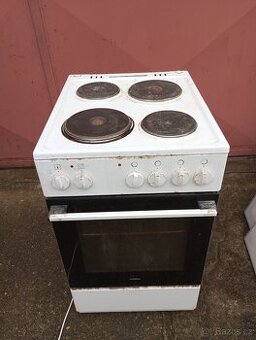 Prodam elektro sporak