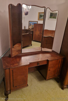 Prodám starozitnou toaletu