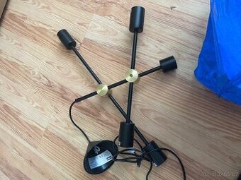 Lustr Jysk na 4 žárovky, nevhodný dárek jako nový