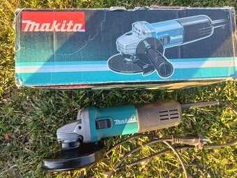MAKITA 9558HN Úhlová bruska