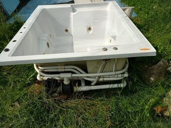 Vana polykarbonátová hydromasážní značky Royallux vyrobeno v - 1