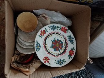 Prodám tento starý porcelán různé druhy