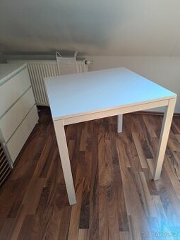 Bílý stůl Melltorp Ikea