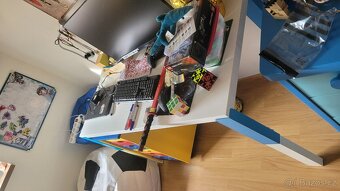 Detsky ikea stul a kontejner