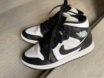 Nike Air Jordan 1 MID Panda W, vel. 37,5, super stav