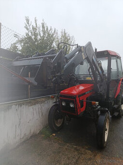 Traktor ZETOR 7211 s čelním nakladačem, třetí sekce