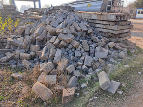 Žulové kostky různé