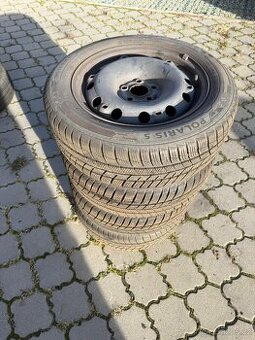 Zimní sada Fabia 195/55 R15 H Barum Polaris 5