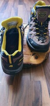 Outdoorové boty AlpinePro.