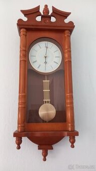 Dřevěné nástěnné kyvadlové hodiny "pendlovky"