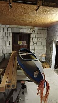 Laminátová kanoe + 2 pádla