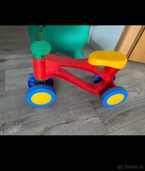 Odrážedlo tříkolka