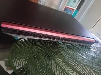 Herní notebook se zarukou