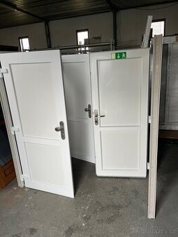 3KS VCHODOVÝCH PLASTOVÝCH DVEŘÍ 92x203 -PLZEŇ