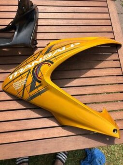 Boční plast kapotáže Honda Transalp XL 700