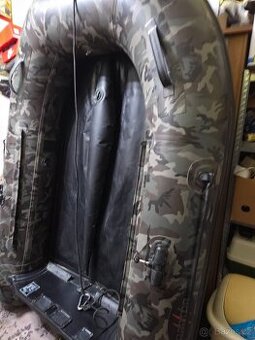 člun Raptor 230 camo