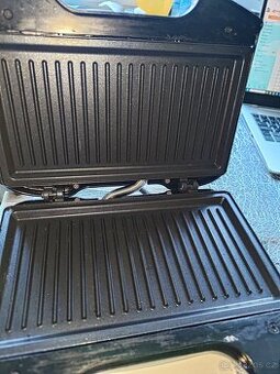 Toustovač / Sendvičovač Tefal SM157236 Ultra Compact