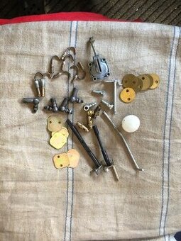 DÍLY KE KARBURÁTORŮ ŠKODA  - RŮZNÉ