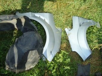 přední blatník pravý levý Ford Smax 2008