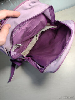 Fialový batůžek s princeznou