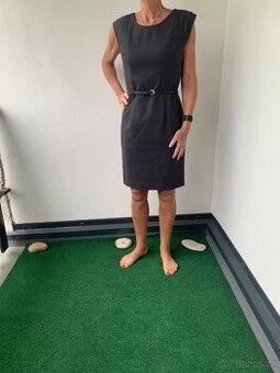 tm. šedé šaty zn. Next - vel. 38 - nové