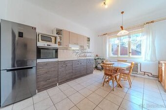 Výjimečný rodinný dům 5+1 s pozemkem o velikosti 1 029 m2 a 